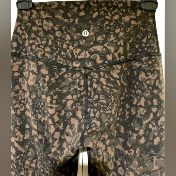 🍋 LULULEMON 🍋  Align 25"  black brown Cheetah leopard camo  Size 4 - Picture 5 of 13